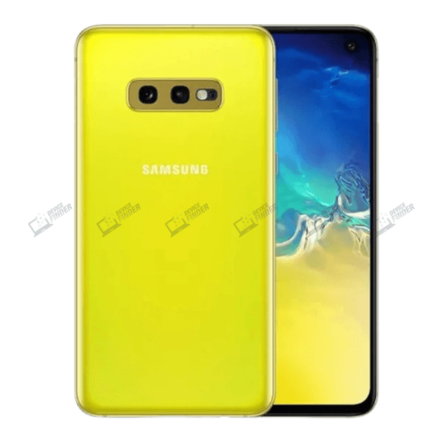 Samsung Galaxy S10e: Perfectly Designed for Bangladeshi Life User operating the Samsung Galaxy S10e outdoors.